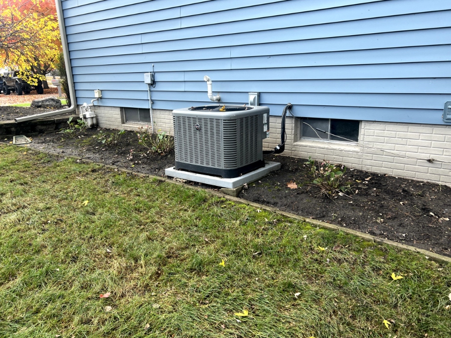 After Picture Of Flower Bed Clean Up (1)